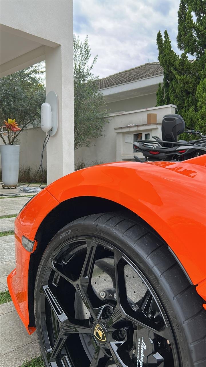 Instalação Lamborghini Revuelto